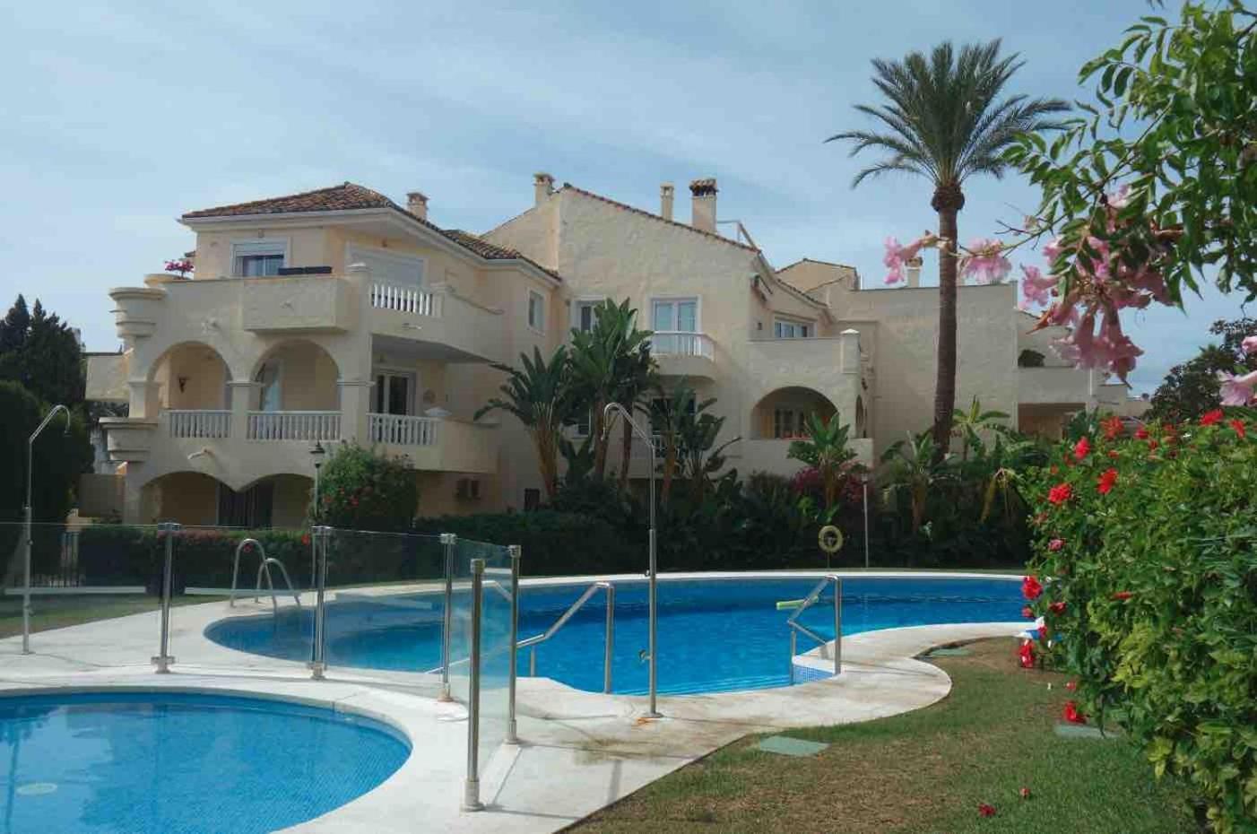 Apartment In El Paraiso - Near Puerto Banus Estepona Exteriör bild