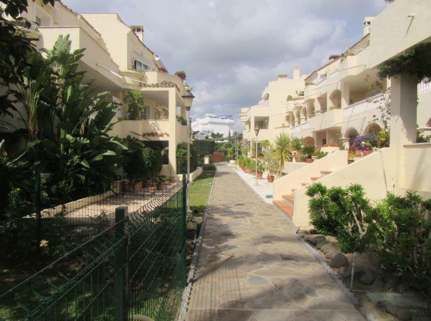Apartment In El Paraiso - Near Puerto Banus Estepona Exteriör bild